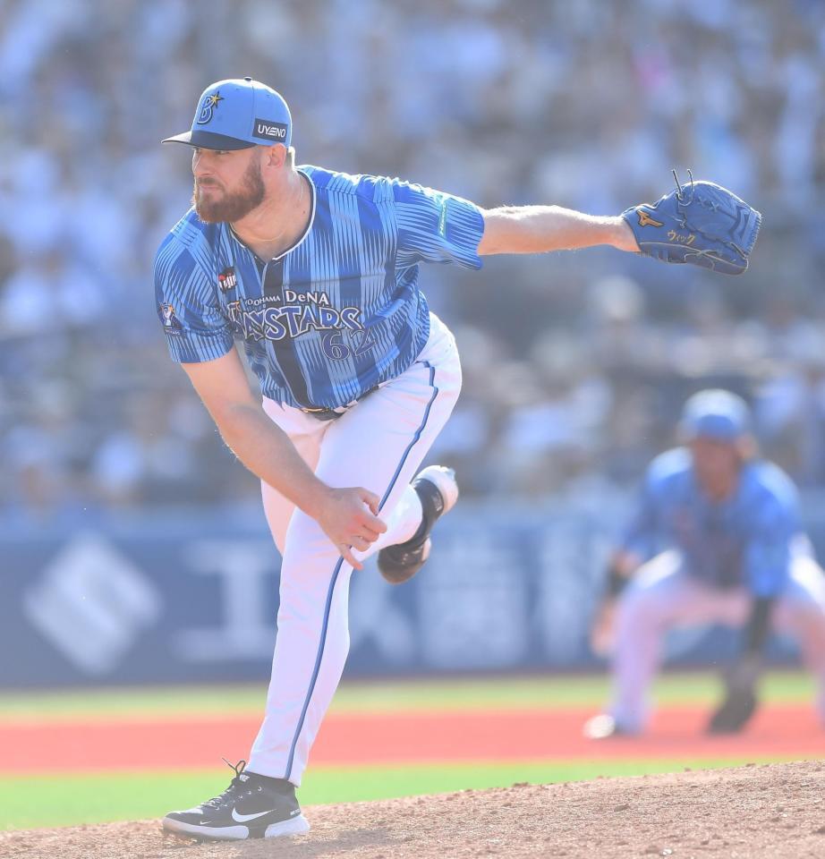 　８回から登板し２イニングを無安打無失点４奪三振の快投を見せたウィック（撮影・開出牧）