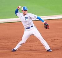 　ノックを受ける清宮幸（撮影・中島達哉）