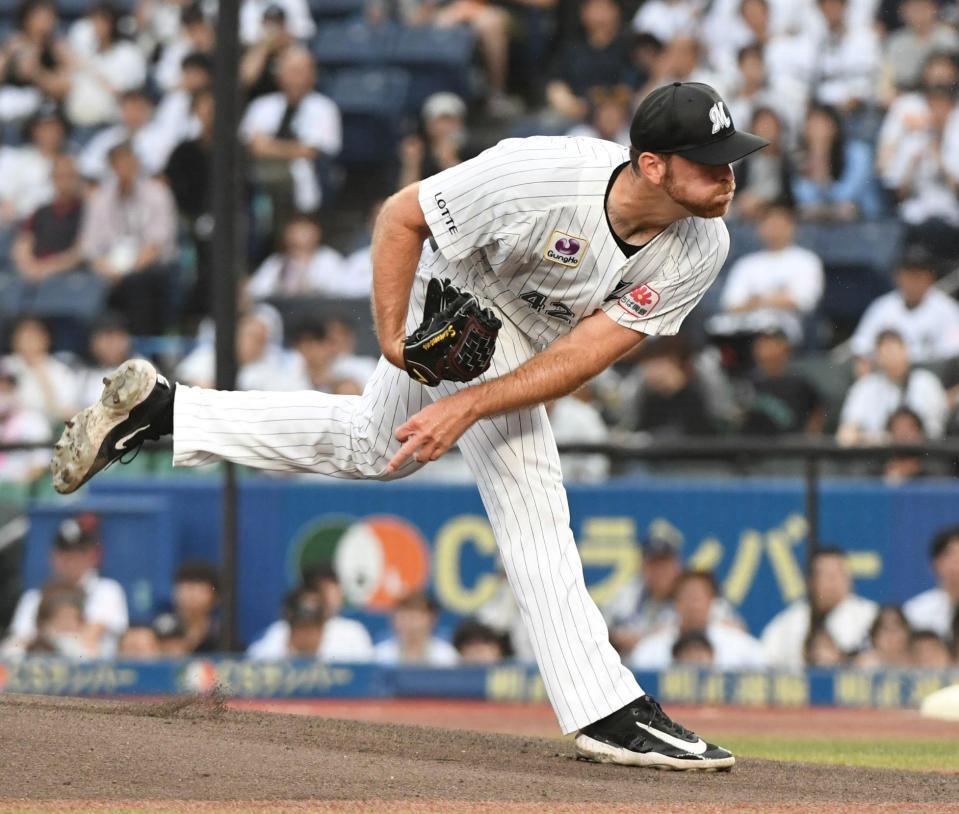 　巨人打線に立ち向かうサモンズ（撮影・佐藤厚）