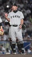 　５回、西舘を降板させた阿部監督（撮影・佐藤厚）