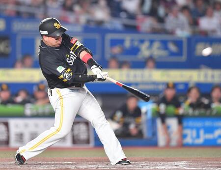 【写真】心もすっきり　頭もすっきり　見事に刈り上げられた姿で復帰した山川