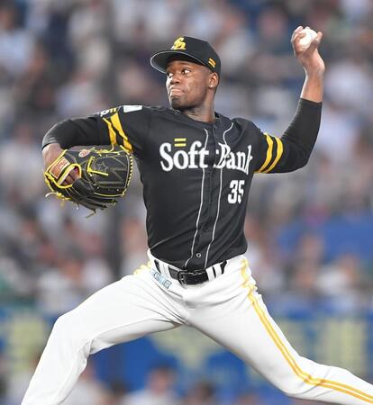 　力投するモイネロ（撮影・開出牧）