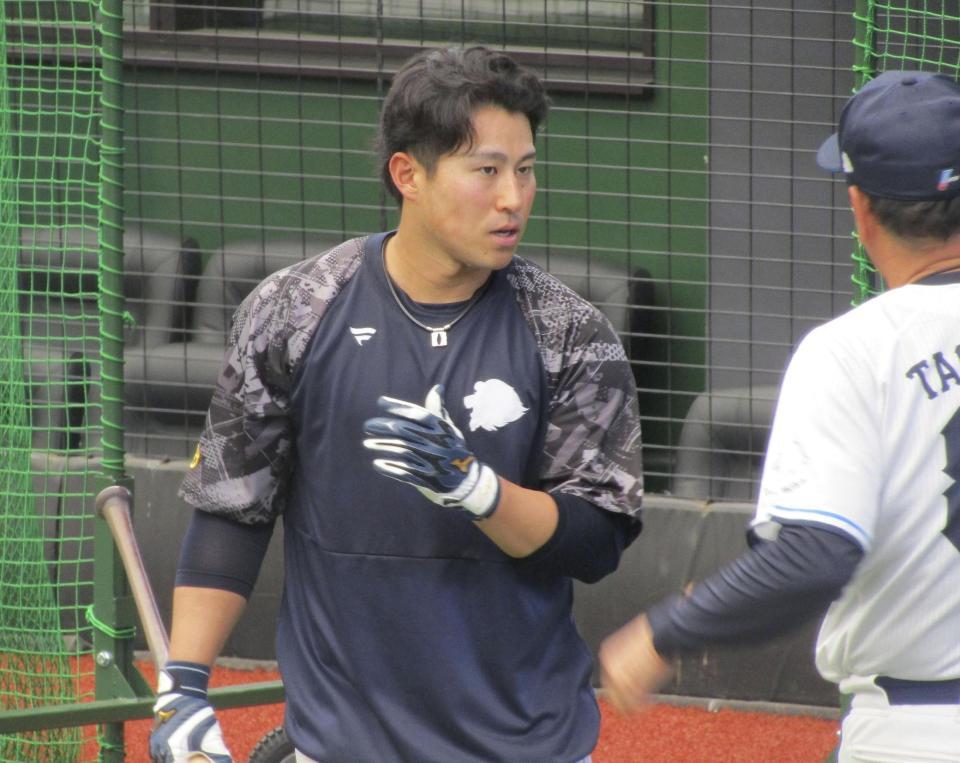 　打撃練習に臨む渡部聖＝ベルーナドーム