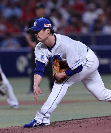 　先発し、力投する涌井（撮影・市尻達拡）