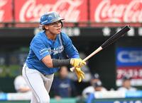 　３回、同点の適時二塁打を放った水谷（撮影・園田高夫）