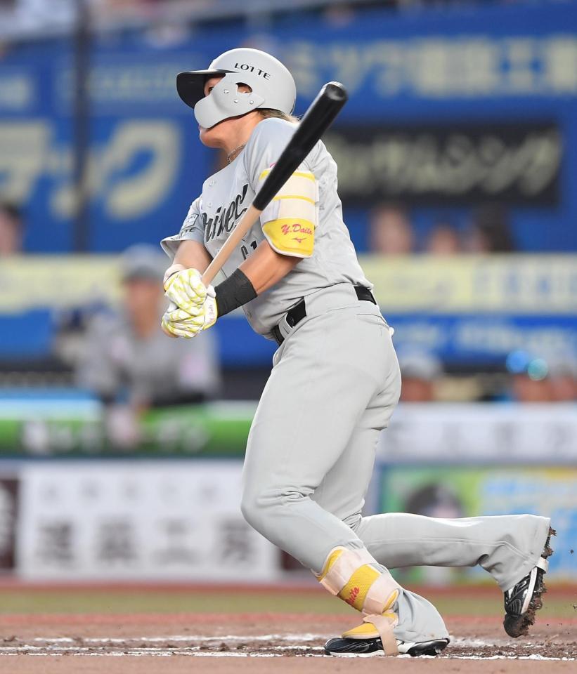 　６回、遊ゴロに倒れた山本（撮影・開出牧）