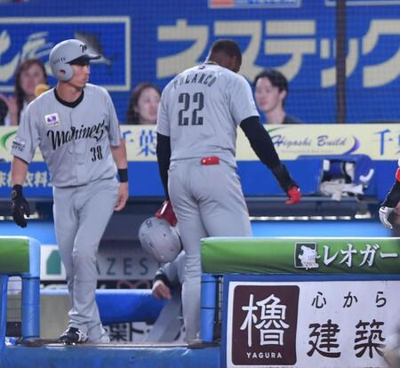 　ソフトバンク戦の７回、一塁から三塁べースを回ったところで三塁コーチャーの肉体的援助を受け、ストップしたためアウトとなったポランコ（２２）＝２９日