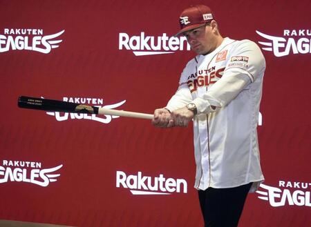 　入団記者会見に臨む楽天の新外国人内野手ボイト＝30日、楽天モバイルパーク宮城
