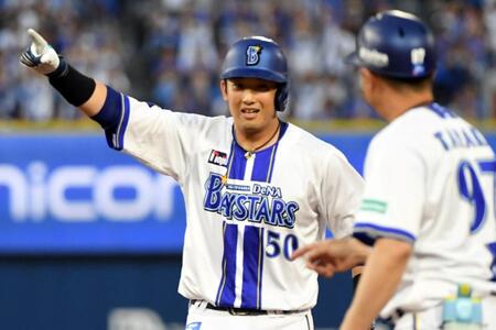 　１回、山本は三塁に２点適時打を放つ（撮影・佐藤厚）