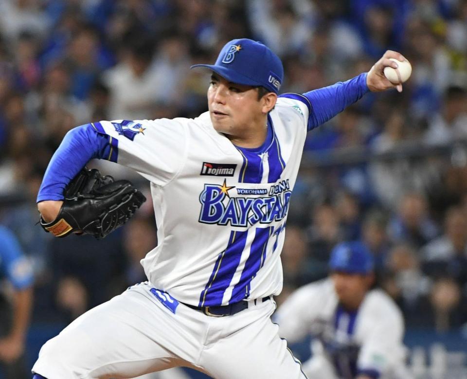 　中日打線に立ち向かう東（撮影・佐藤厚）