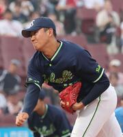 　先発し、力投する奥川（撮影・市尻達拡）