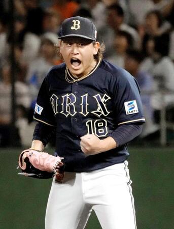 　５回、ピンチを切り抜けガッツポーズする宮城