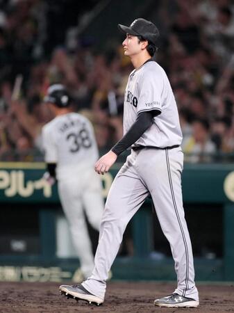 　５回、ヘルナンデスに同点犠飛を許した横川