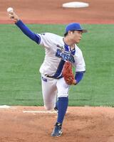 　プロ初勝利を目指し奮投する小園（撮影・佐藤厚）