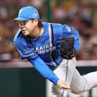 　力投する先発の金村