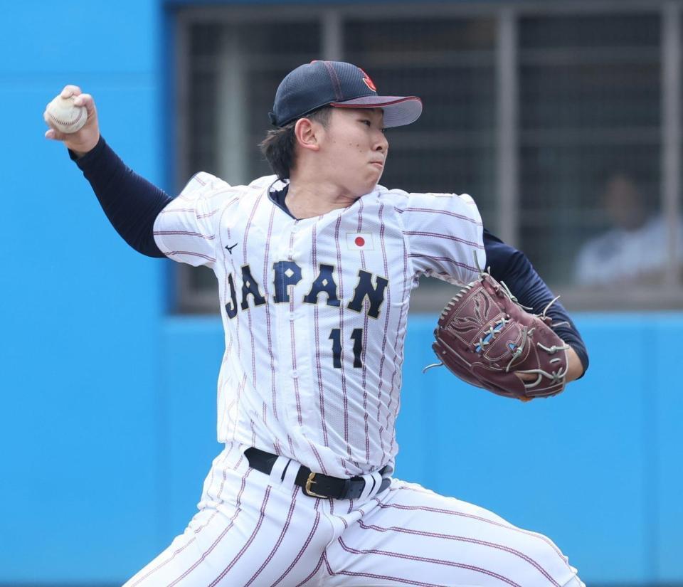 　先発し力投する大学代表・伊藤（撮影・石井剣太郎）