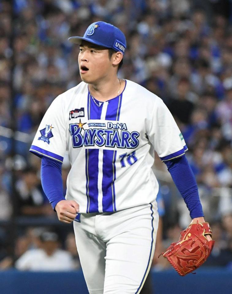 　３回、ボスラーを三振に仕留め、吠える小園（撮影・佐藤厚）