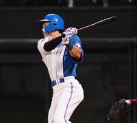 　３回、適時打を放つ野村（撮影・中島達哉）