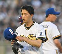 　４回、降板する田嶋（撮影・西田忠信）