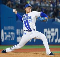 　プロ初登板の９回、三者凡退に抑えた若松