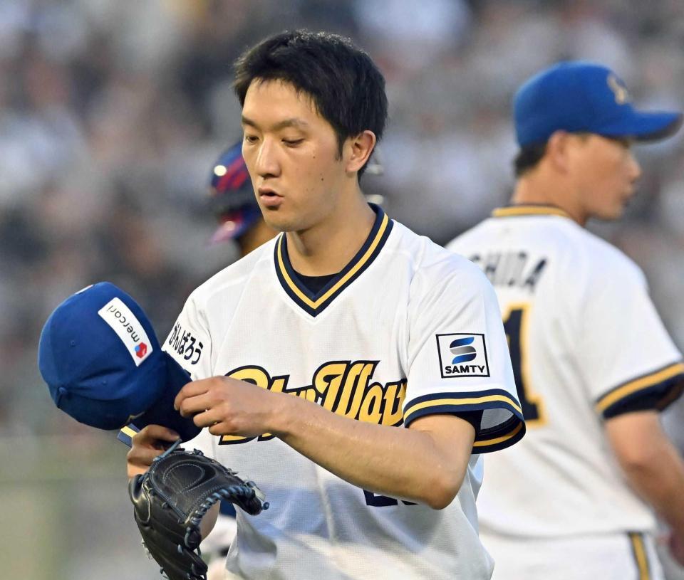 　４回、降板する田嶋（撮影・西田忠信）