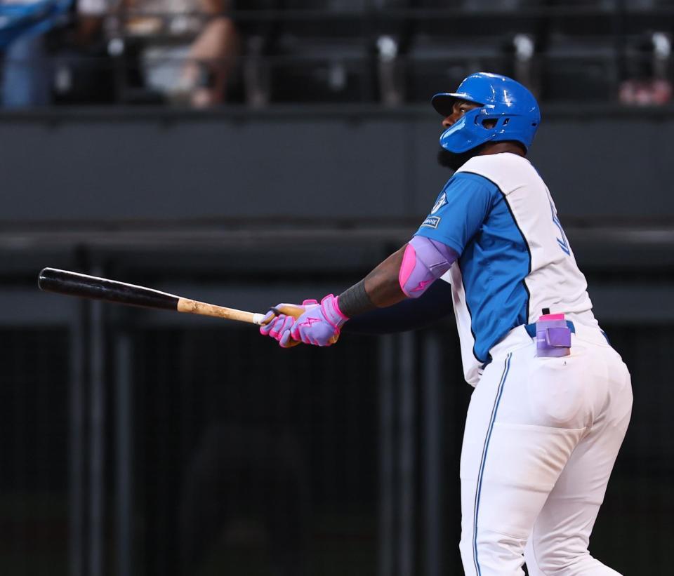 　２回、逆転満塁本塁打を放つレイエス（撮影・中島達哉）