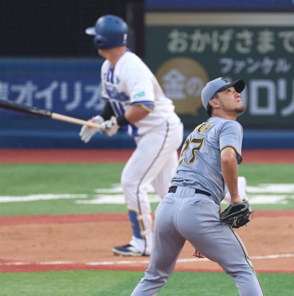 　２回、牧にソロを浴びる伊藤将（撮影・金田祐二）