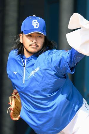 　ヘアドネーションのため、髪を伸ばしていた中日・福＝２月、北谷