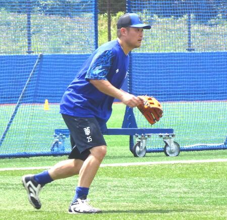 　ファーム施設で汗を流す筒香