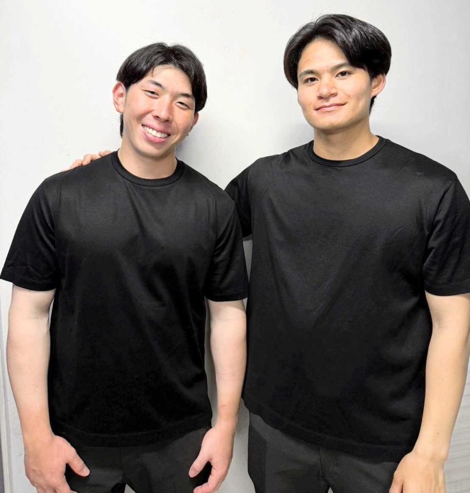 　球宴初出場が決まった寺地（左）と中森（球団提供）