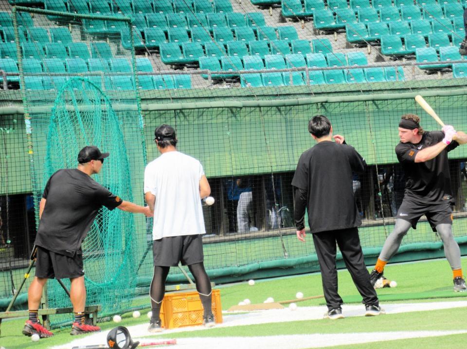 　キャベッジに熱血指導をする阿部監督