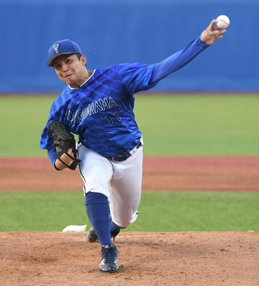 　ヤクルト打線に立ち向かう東（撮影・佐藤厚）