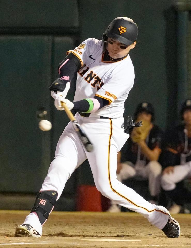 　９回、丸が右中間に逆転サヨナラ２点打を放つ