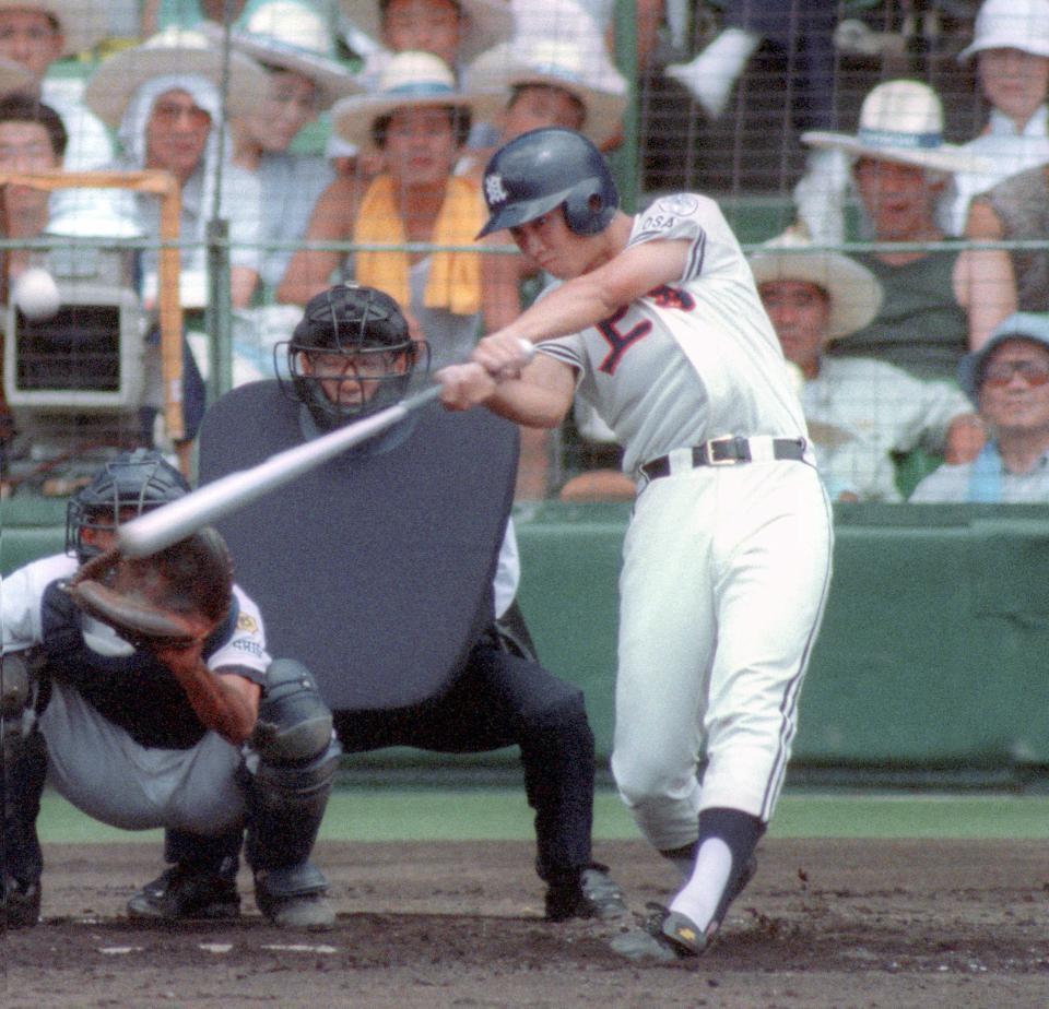 　８９年夏の甲子園の八幡商戦で適時三塁打を放つ上宮時代の元木大介氏