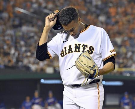 　９回途中、降板するマルティネス