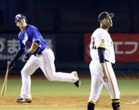 　９回、細川に逆転３ランを浴びたマルティネス