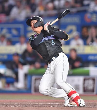 　９回、三ゴロに倒れた西川（撮影・開出牧）