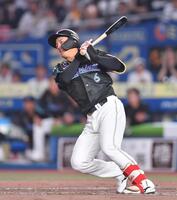 　９回、三ゴロに倒れた西川（撮影・開出牧）