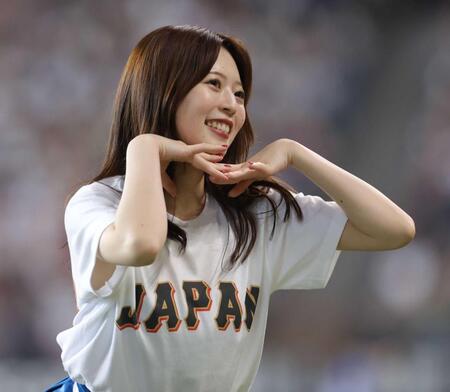 【写真】アイドル転身の元ファイターズガール 野球観戦のミニスカート私服姿が女神