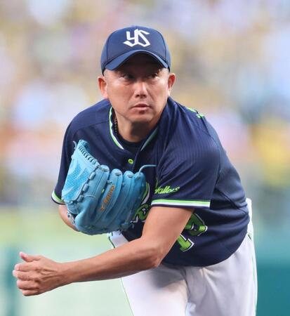 　阪神打線を相手に力投する石川（撮影・立川洋一郎）