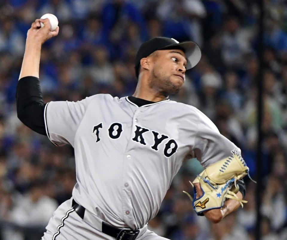 　９回に登板し最後を締めたマルティネス（撮影・佐藤厚）