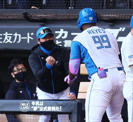 日本ハム　快勝で貯金最多１７！３カード連続勝ち越し　清宮幸太郎＆レイエスが連弾　福島が初勝利