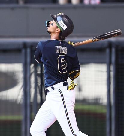 　２回、二飛に倒れる宗（撮影・中島達哉）