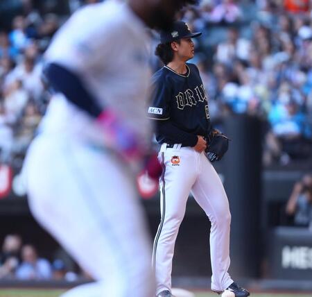 　５回、清宮幸、レイエスに２者連続本塁打を浴びた寺西（撮影・中島達哉）