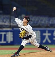 　９回から登板した鈴木泰成（撮影・佐々木彰尚）