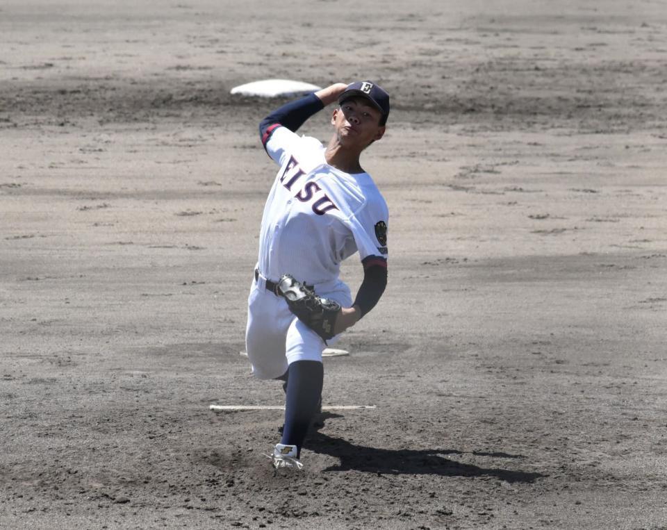 　６安打９奪三振で完封勝利を挙げた英数学館・藤本勇太