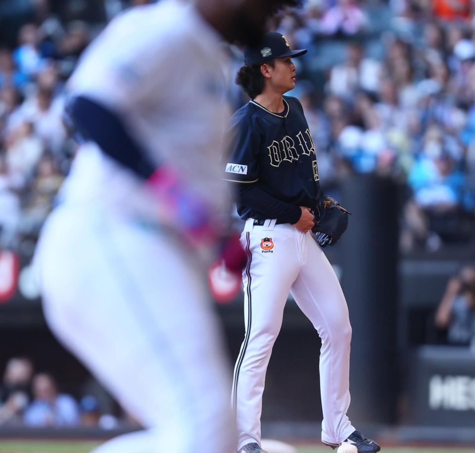 　５回、清宮幸、レイエスに２者連続本塁打を浴びた寺西（撮影・中島達哉）