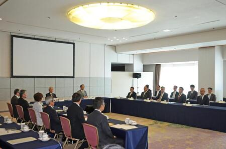 　都内で開かれたオーナー会議（代表撮影）