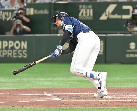 　４回、遊ゴロに打ち取られた万波（撮影・持木克友）