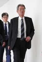 　オーナー会議に臨む阪神・秦雅夫オーナー（撮影・金田祐二）